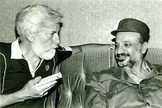 PLO Chairman Yasser Arafat being interviewed by Uri Avnery in west Beirut. (Photo by Anat Saragusti, courtesy of Uri Avnery)